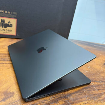 Macbook Pro 16 M4 Max (6)