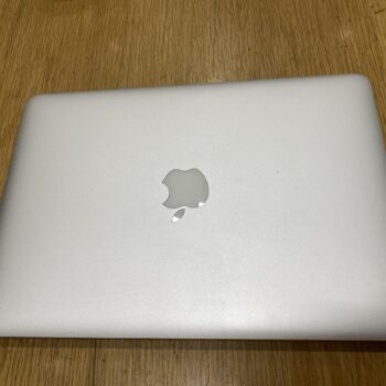 macbook pro 2015, 13in broken logo (4)
