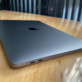 macbook pro 2020 13in 2 type C (2)