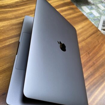 macbook pro 2020 13in (8)