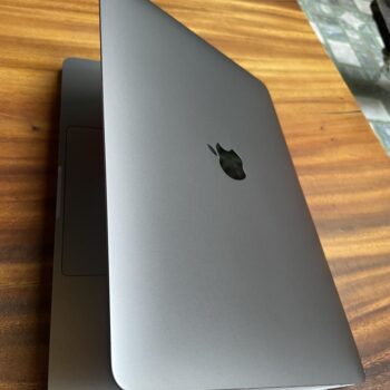 macbook pro 2020 i5 95 (4)