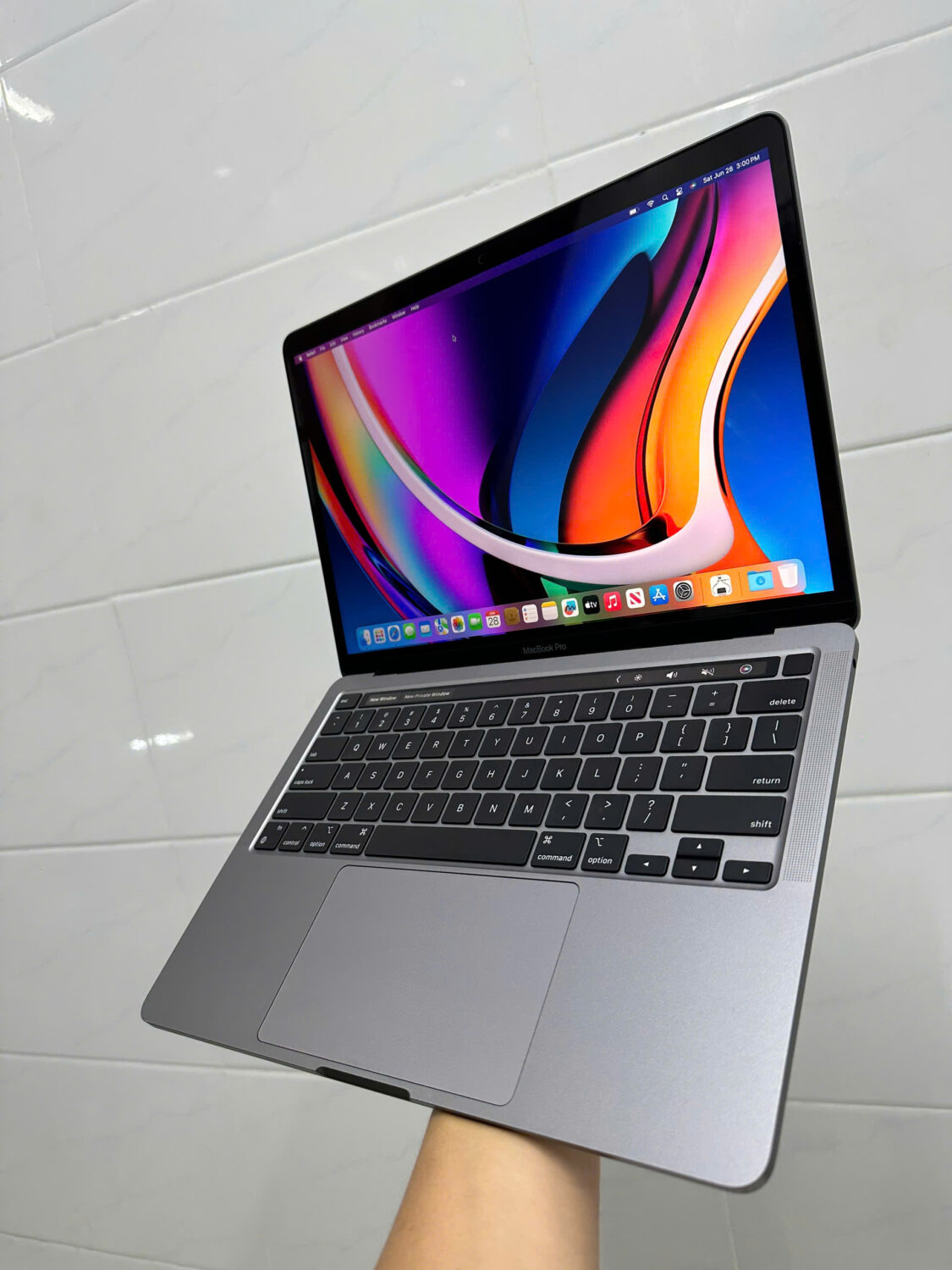 Macbook Pro M2 13inch (2)