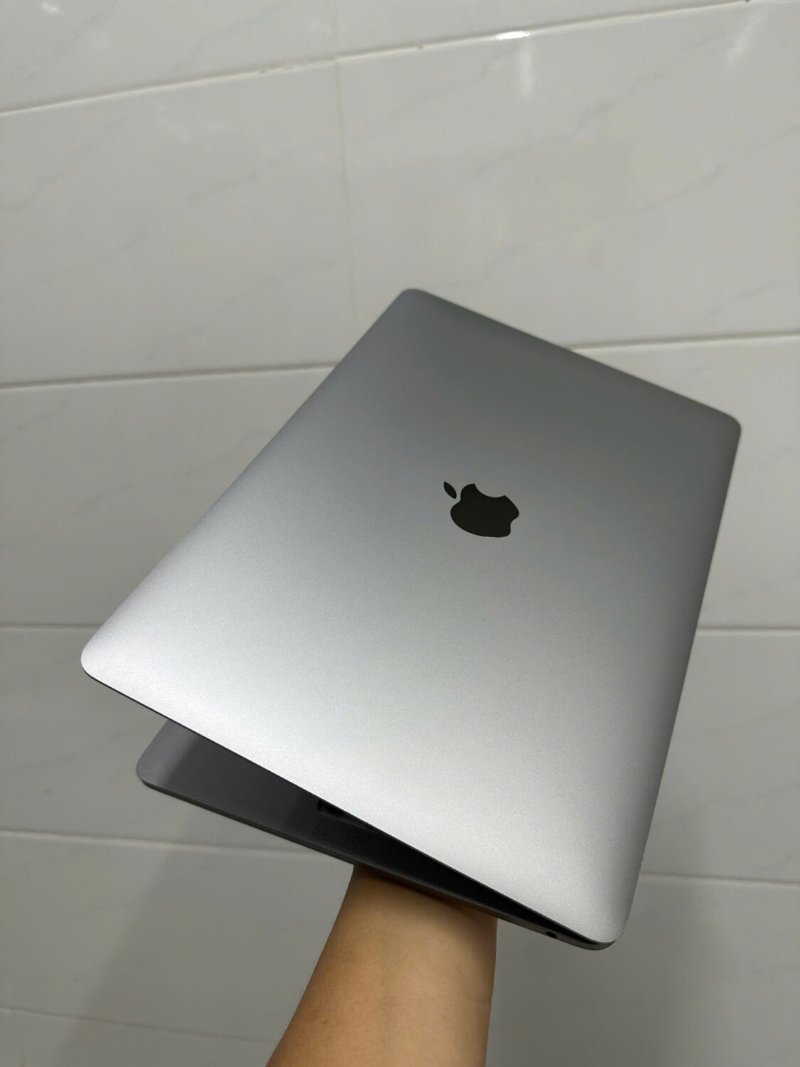 Macbook Pro M2 13inch (3)