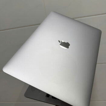 Macbook Pro M1 13in (5)