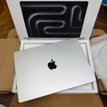 Macbook Pro M5 Full Box (3)
