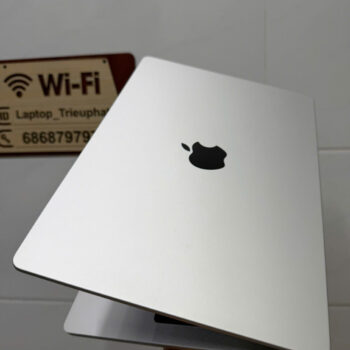 Macbook Pro M5 Silver (3)