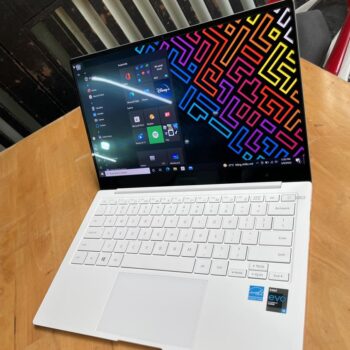 samsung NP930XDB i5 (1)