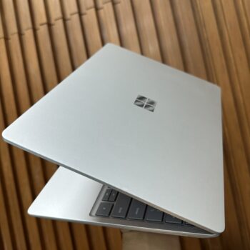 surface laptop go silver (9)