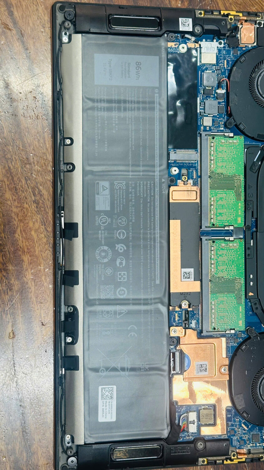 Dung lượng Pin Dell Precision 5570 Core i9 lên đến 86Wh
